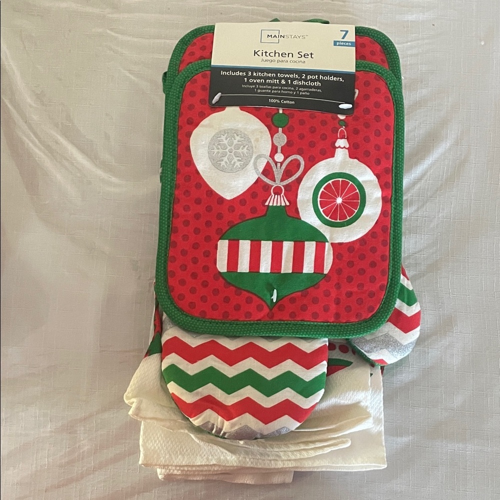 Mainstays Holiday Kitchen Set with Red and Green Accents